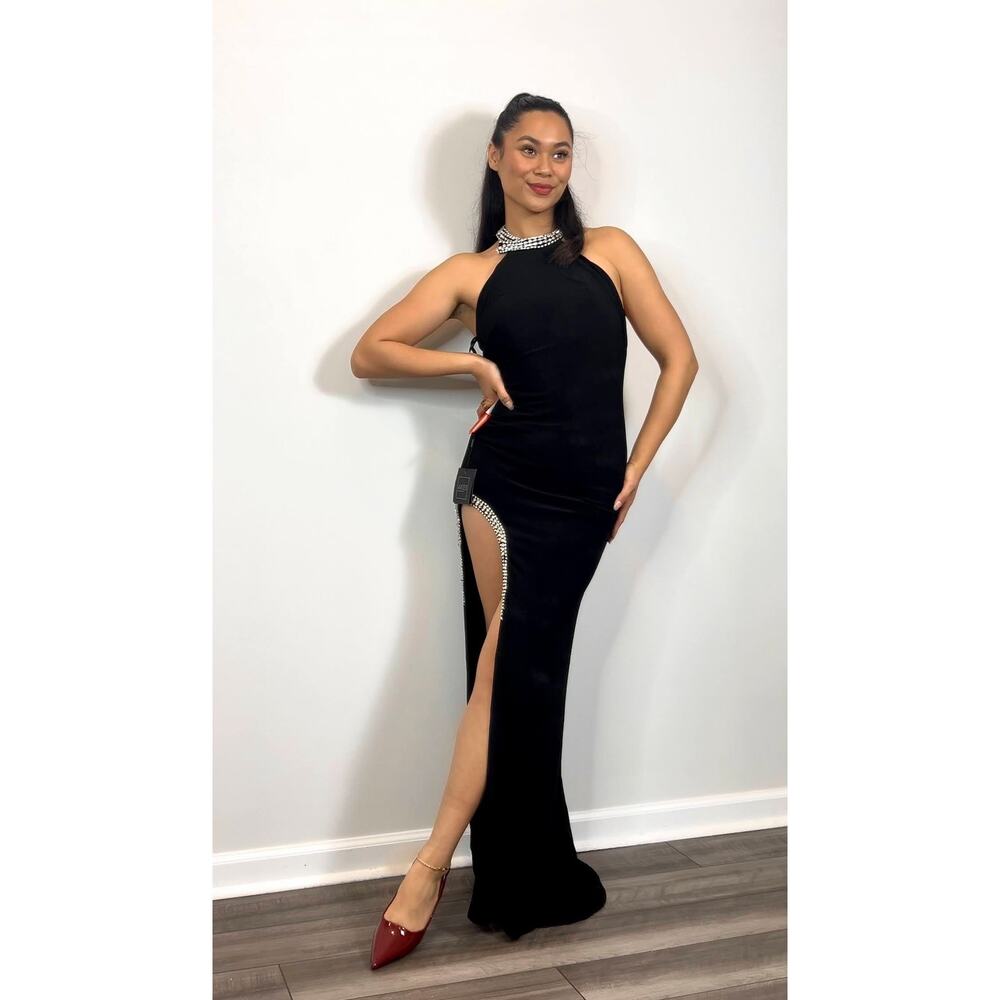 IEENA by Mac Duggal Teardrop Gown in Black Size 0 Cut Out Back Halter Cocktail